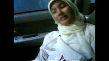 Sma jilbab mobil hot